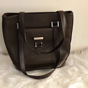 Burberry Vintage Elegant Black Leather Handbag